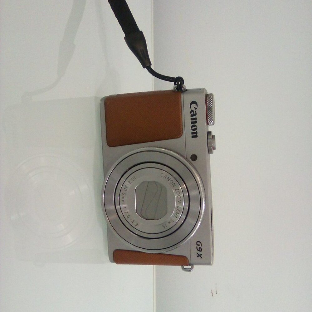canon G9X camera